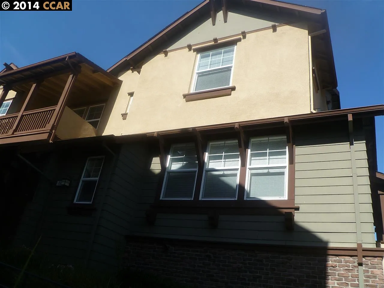 114 Serra Way photo 1