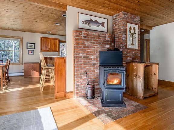 5th image of 33 Ladyslipper Lane