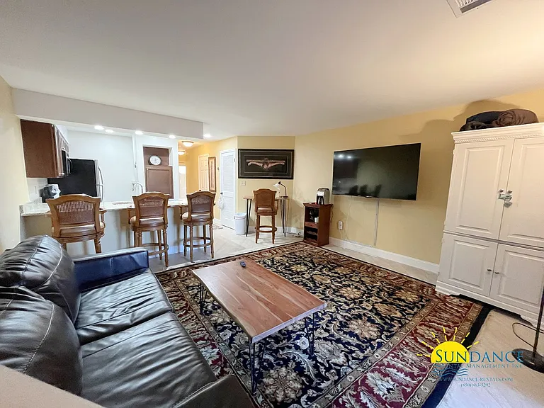 207 Southlake Ct — Photo 3