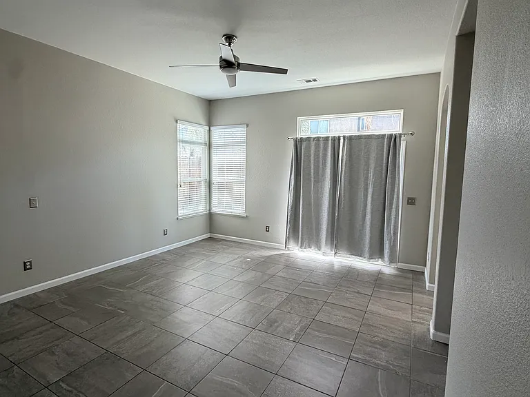 3920 Mountain View Rd — Photo 6