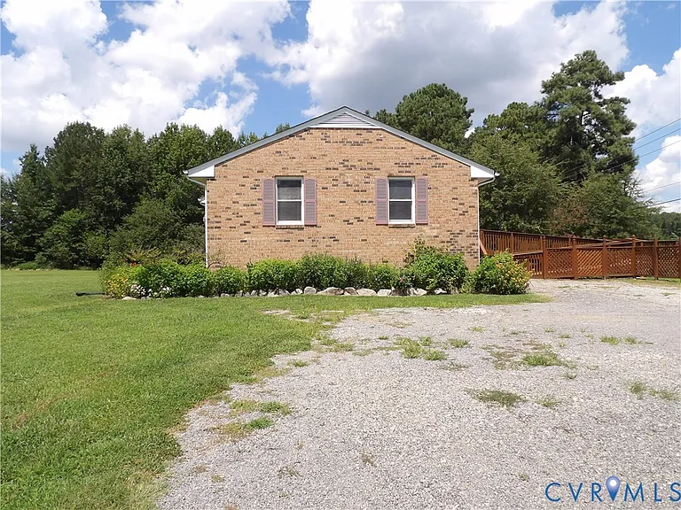 3813 Johnson Rd — Photo 6