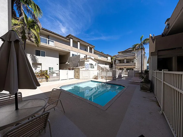 1516 Pacific Coast Hwy #202 — Photo 11