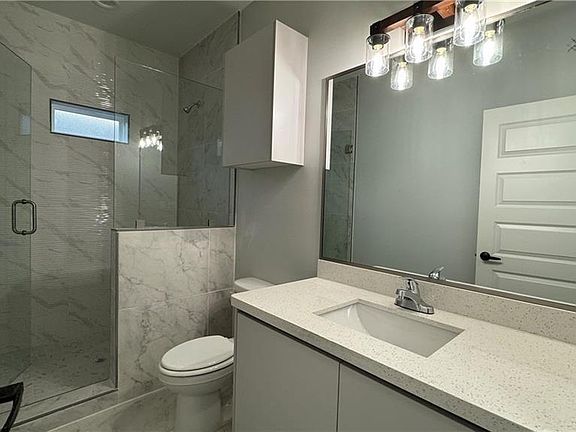 4th image of 906 Hidden Hills St #4