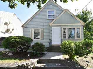 200 Bracken St, Cranston, RI 02920