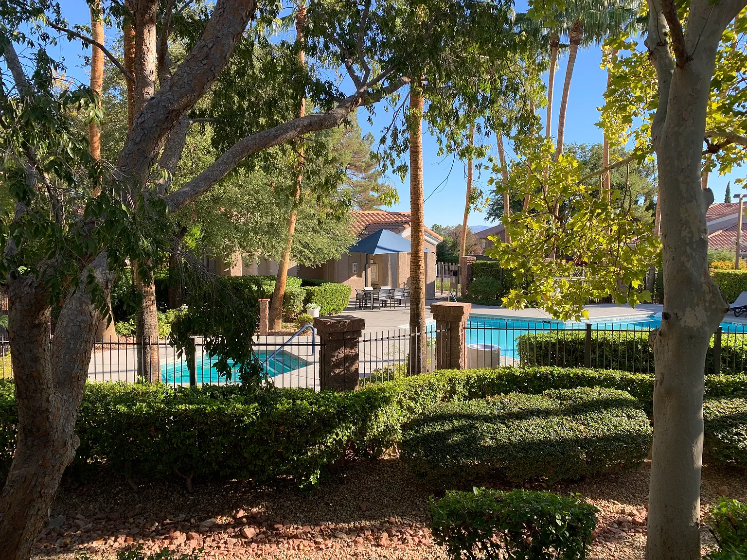 2 bed, 2.5 bath, 2047 sqft, $2,375 — Photo 2