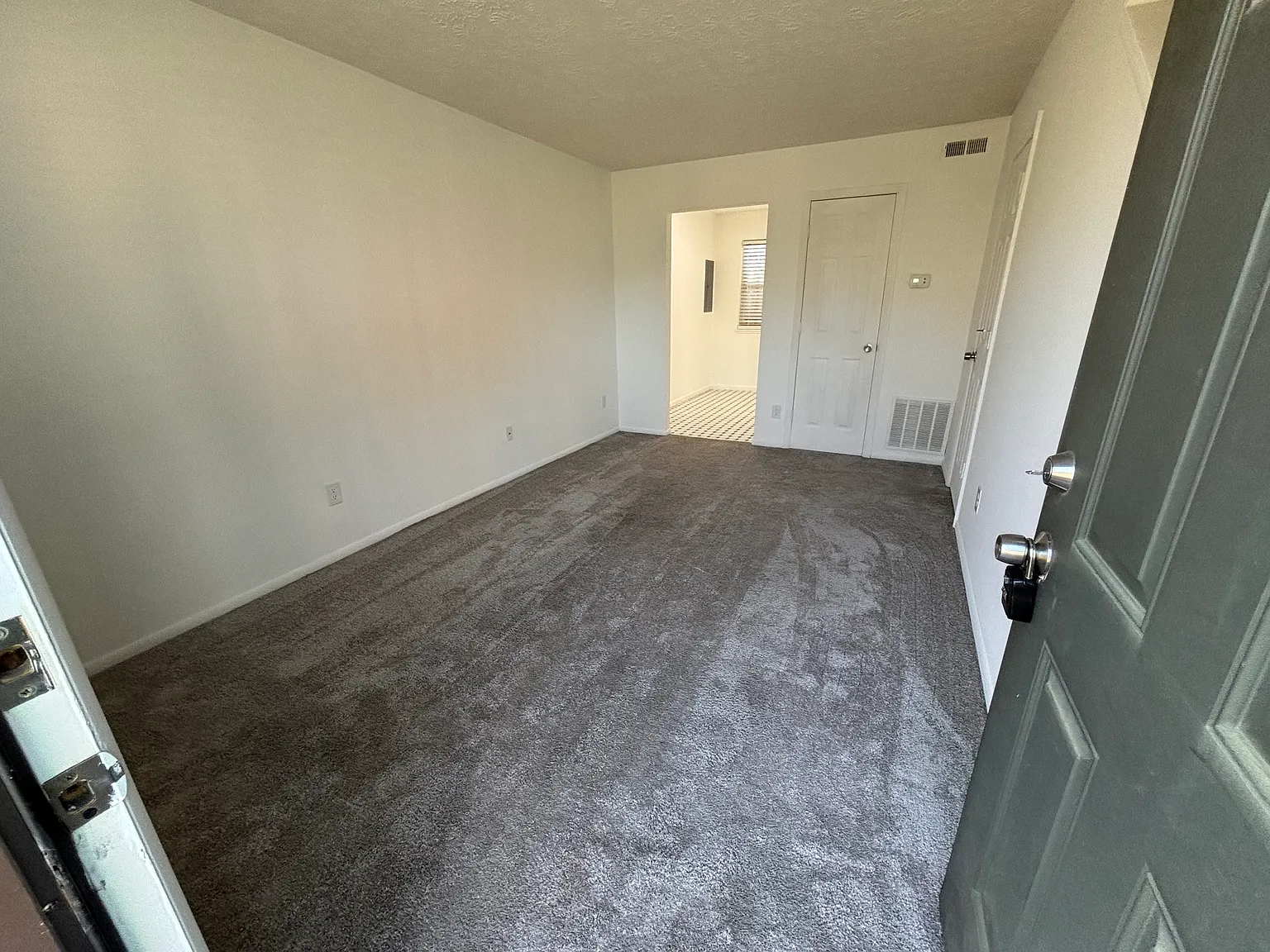 532 Forest St photo 1