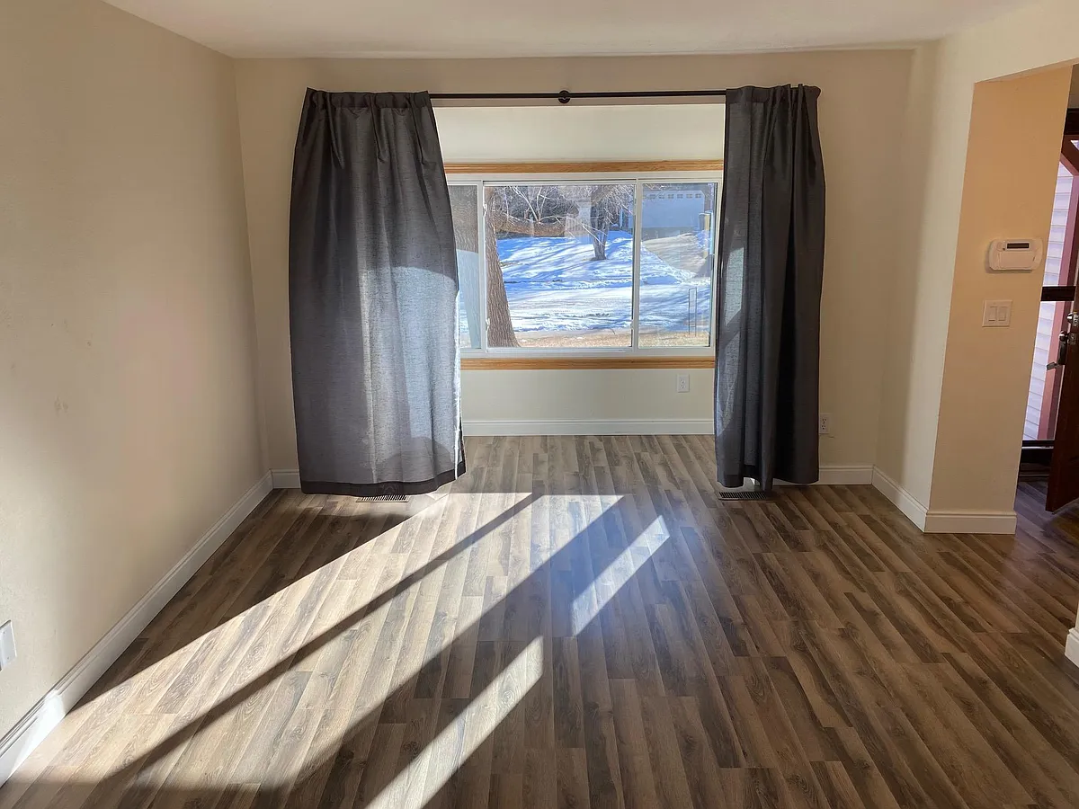 Building Photo - 403 W Sumac Ct
