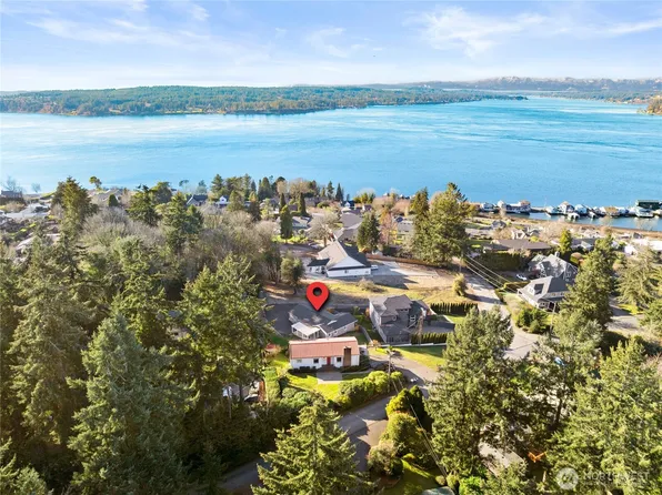 2734 Parkway Drive W, University Place, WA 98466