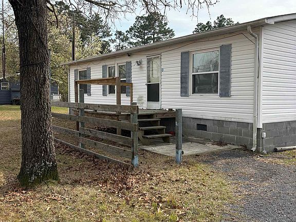 3rd image of 2070 Martin St.