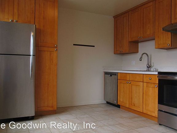 2nd image of 1800 39th Ave APT 4