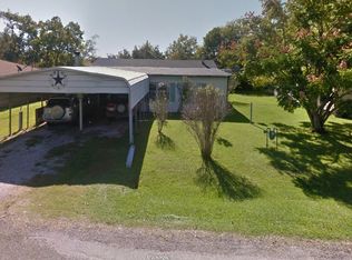 306 E New York St, Brazoria, TX 77422