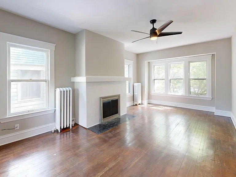 Grandview Ave — Photo 10