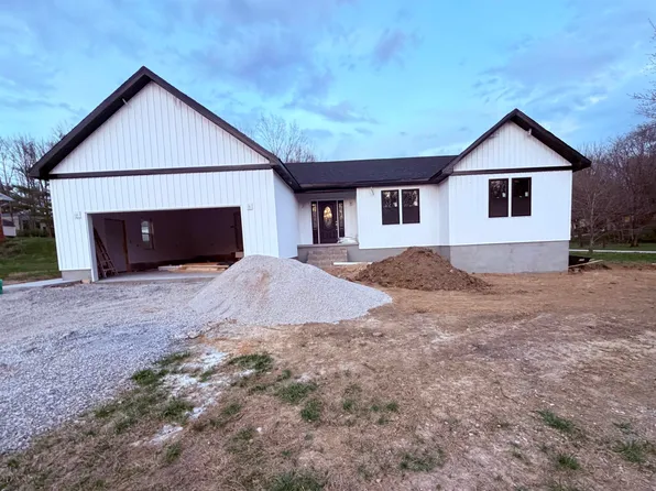 922 Russell Rd, Chandler, IN 47610