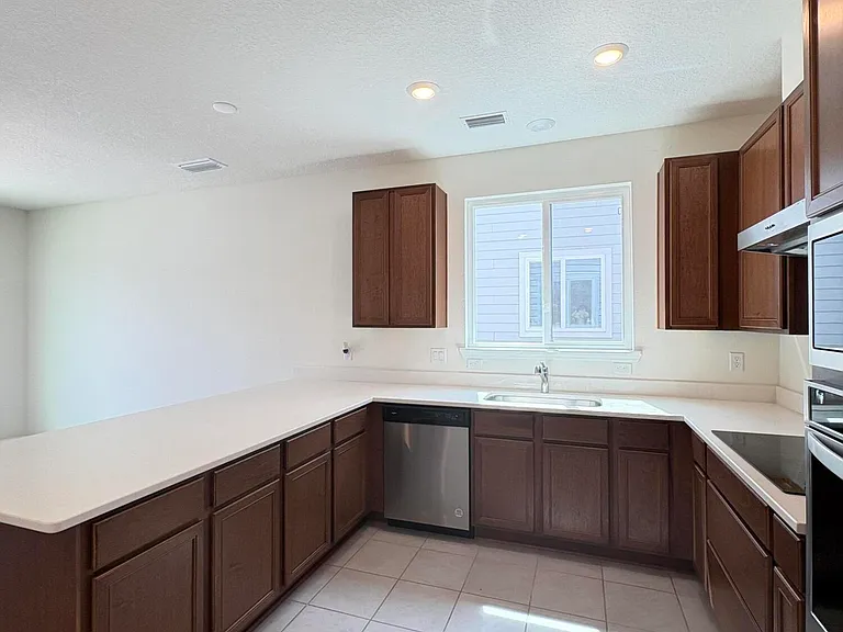 302 Rambling Brook Trl — Photo 9