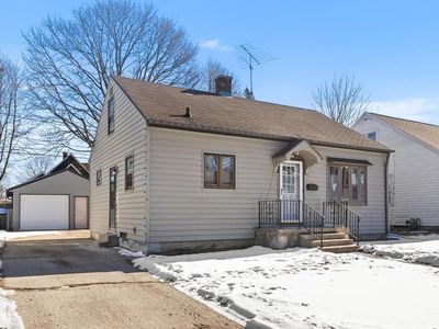 925 North 16th STREET, Manitowoc, WI, 54220