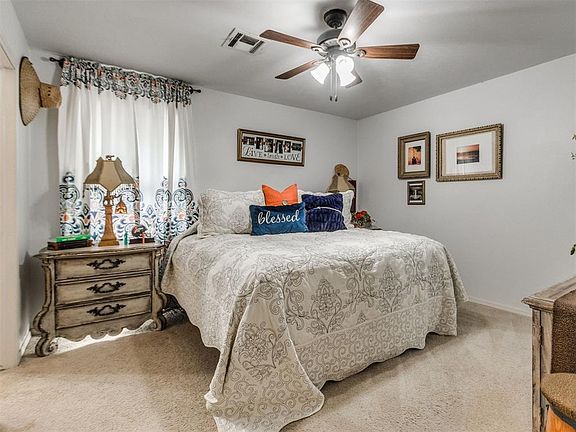 5th image of 752 Red Oak Ter