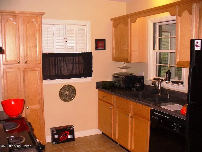 2 bed, 1.5 bath, 1105 sqft, $1,950 — Photo 4