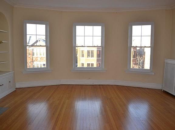 3rd image of 1055 W North Shore Ave #3W