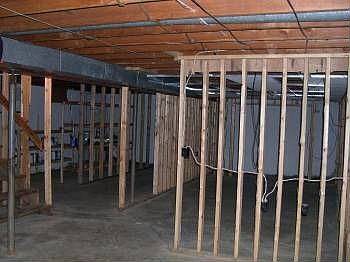 5th image of 82 Terry Dr
