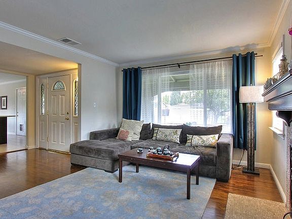 3rd image of 6008 Shawcroft Dr