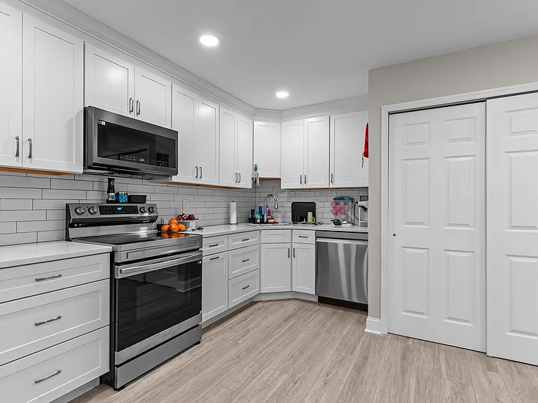 307 Andover Rd — Photo 16