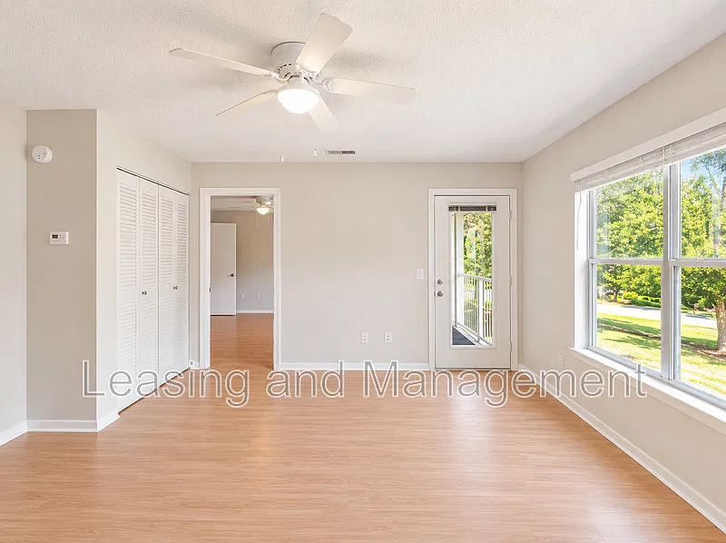 1 bed, 1.0 bath, 591 sqft, $1,950 — Photo 3