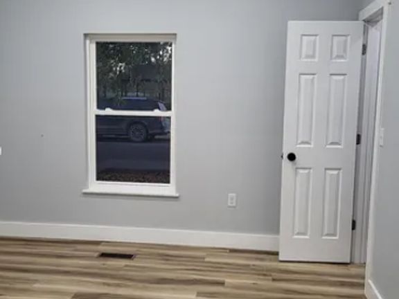 3rd image of 212 S 6th St #212-6