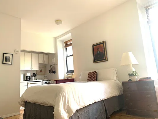 Rented by Buchbinder & Warren | media 1