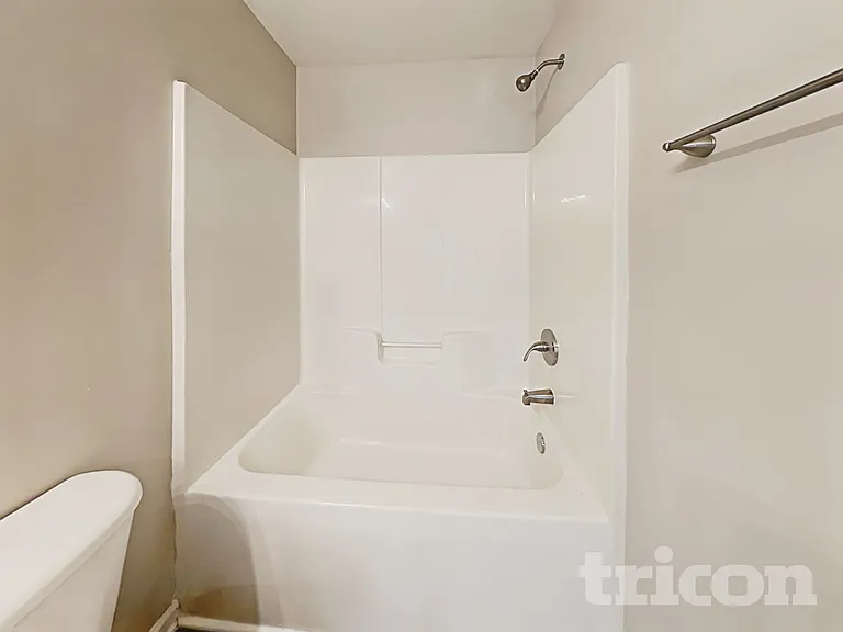 1211 Joannas Ct — Photo 13
