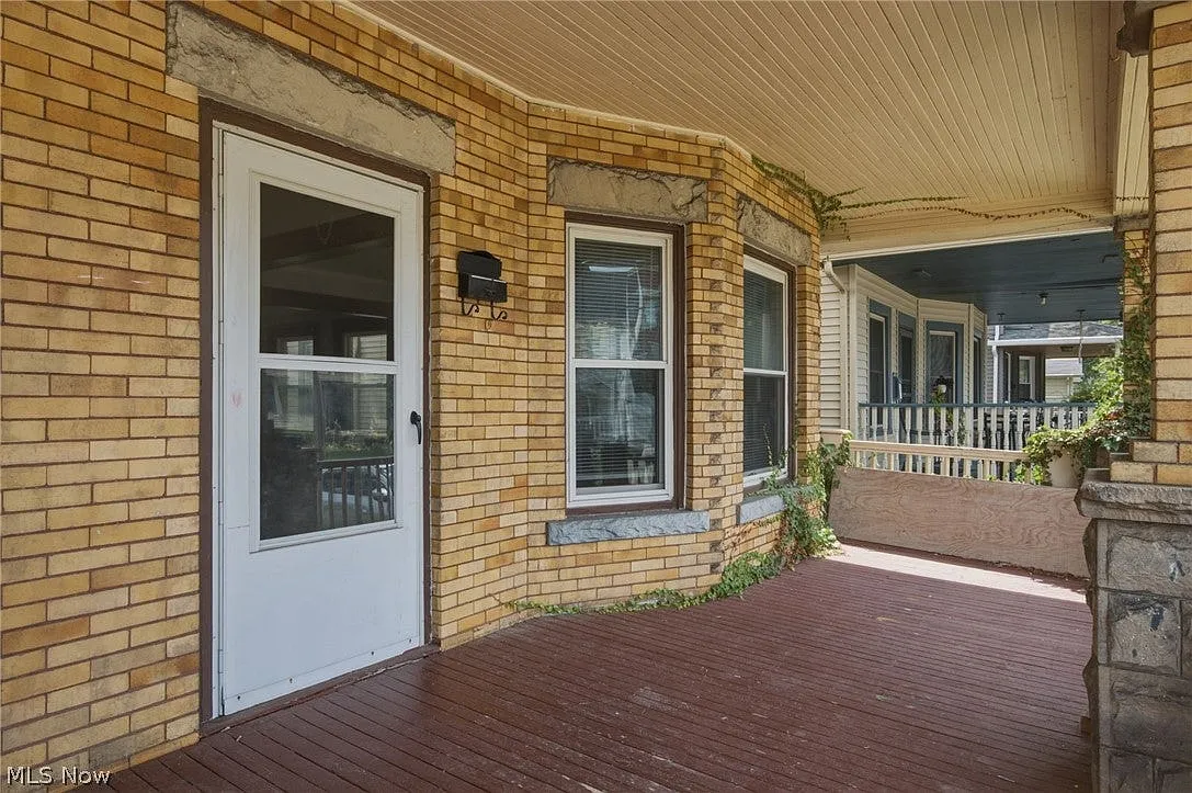 3 bed, $1,700 — Photo 2