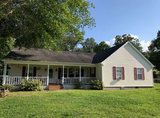 52 Taylor Dr, Chickamauga, GA 30707