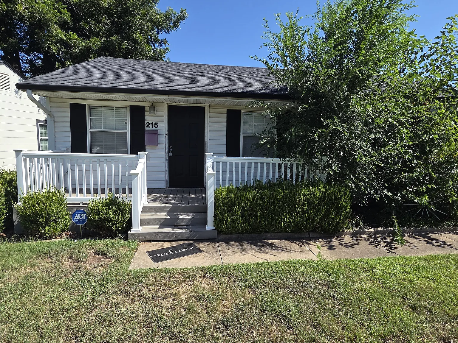 3 bed, 1225 sqft, $1,500 — Photo 1