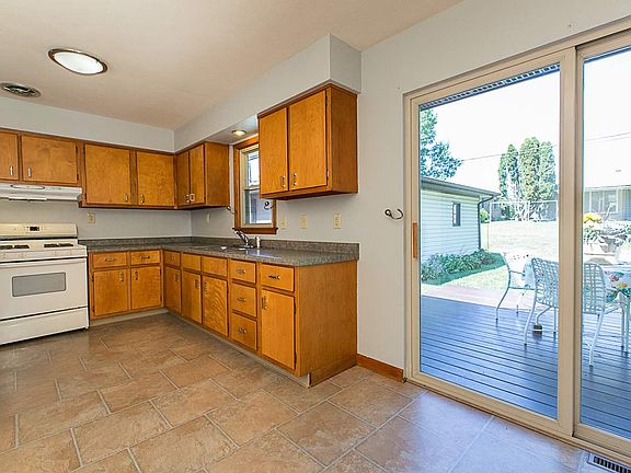 3rd image of 1195 Altura Dr