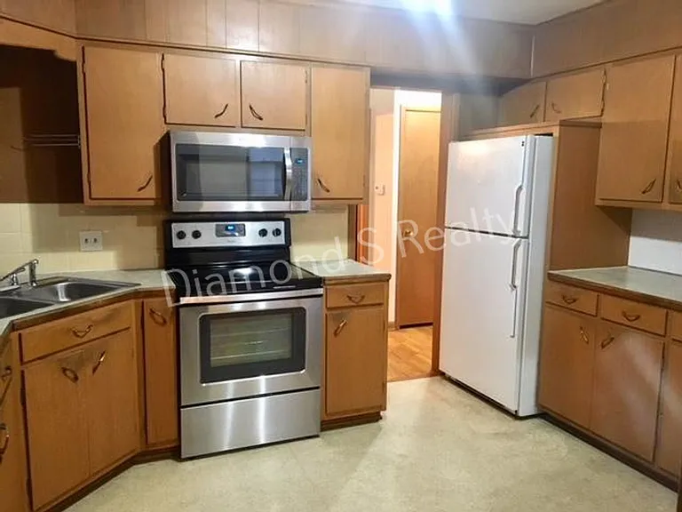 2706 S Stewart Ave — Photo 7