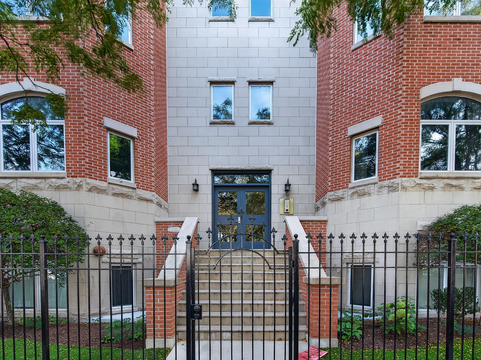 2 bed, 1236 sqft, $3,300 — Photo 2