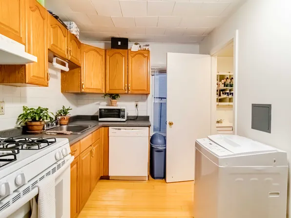 293 Elm St #2C, Cambridge, MA 02139