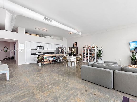 5th image of 7934 W West Dr #1505