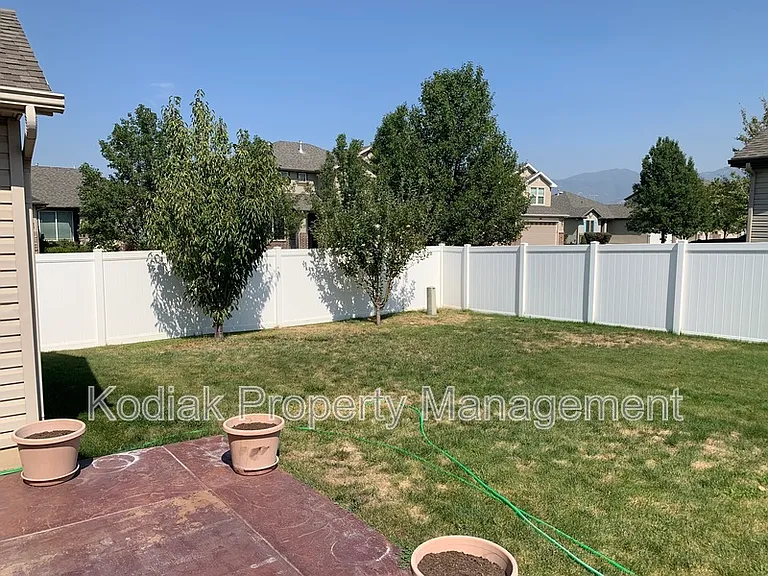 312 N Greenwich Dr — Photo 15