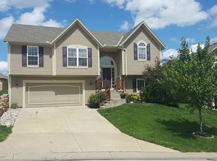 19534 W 110th St, Olathe, KS 66061