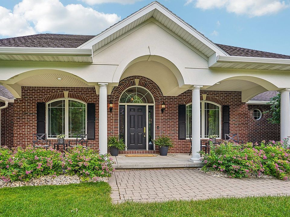 1st image of 8801 Fairway Oaks Dr