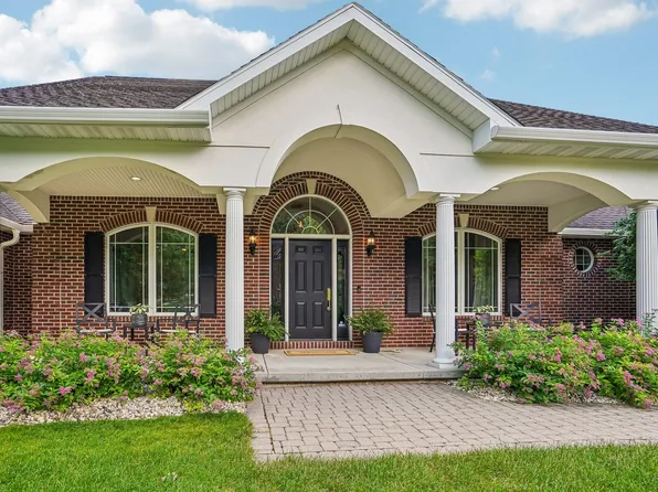 8801 Fairway Oaks Dr, Verona, WI 53593