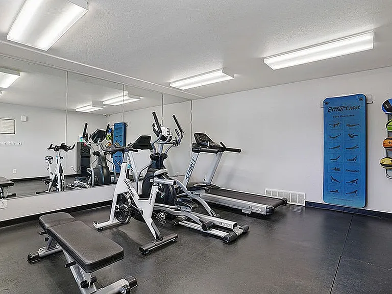 24/7 Fitness Center