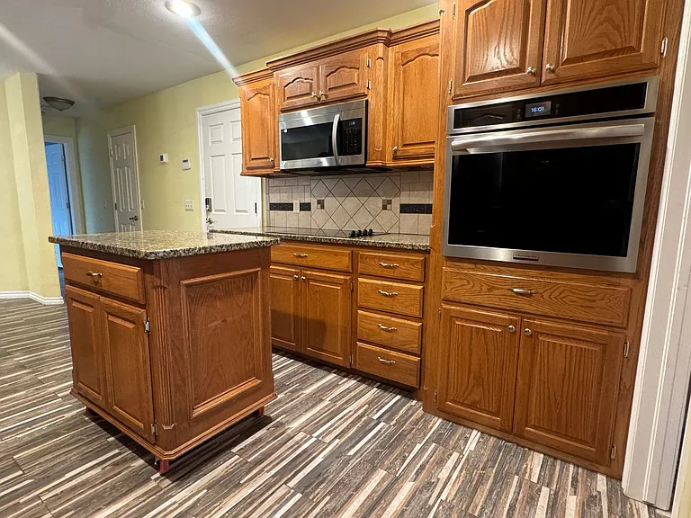169 NW Copperfield — Photo 7