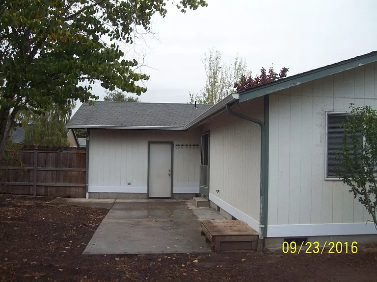 2720 S 11th St — Photo 16