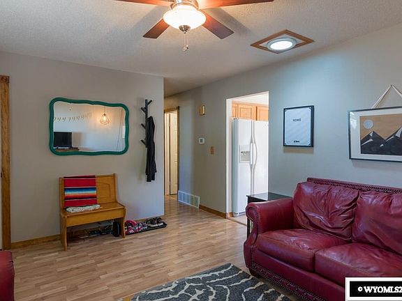 5th image of 1800 Iowa Cir