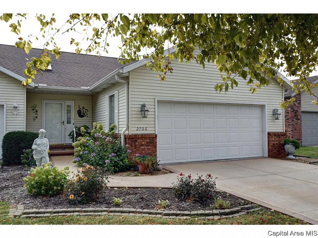 2706 S Chase Dr photo 1