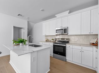 9423 1/2 N Sepulveda Blvdunit #4, North Hills, CA 91343