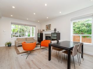 359 E 13th St, North Vancouver, BC V7L2L8