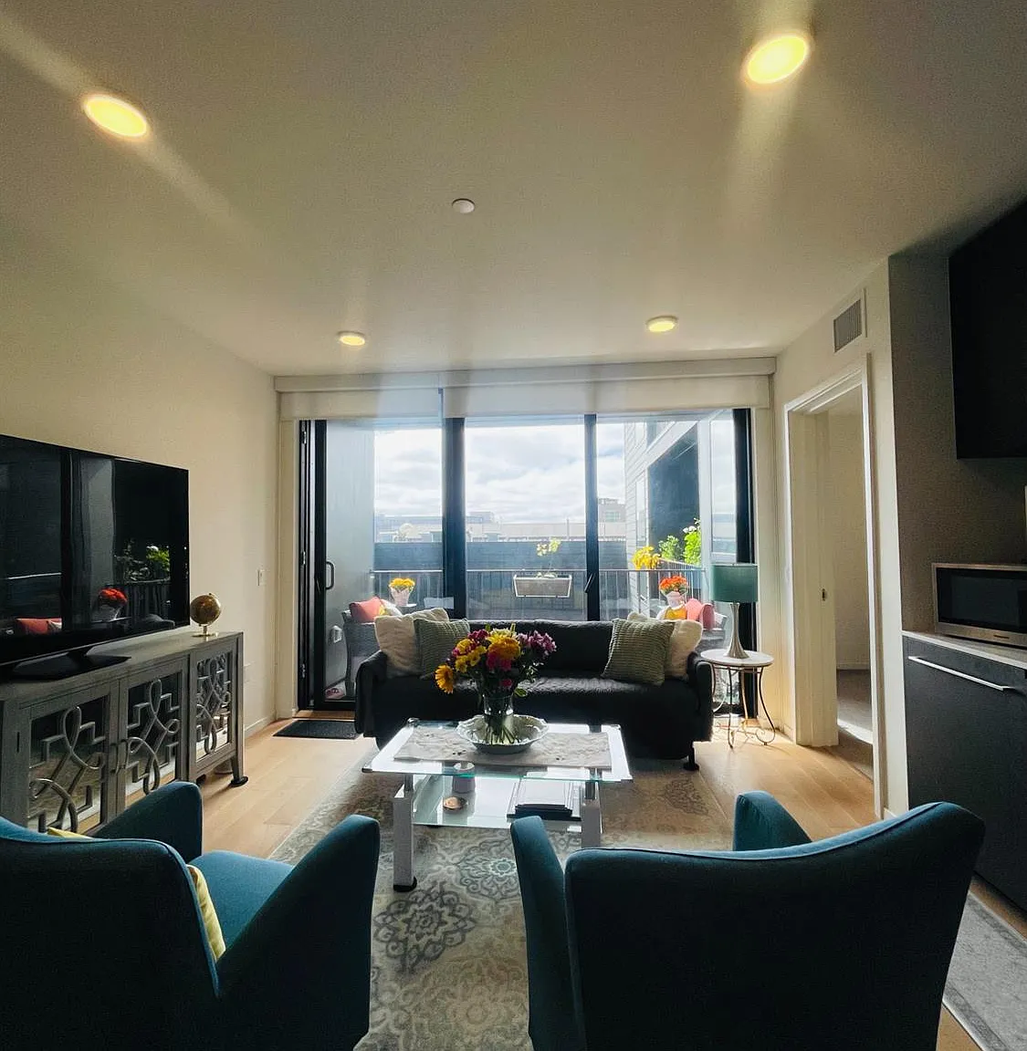 1 bed, 1.0 bath, 709 sqft, $4,850 — Photo 4
