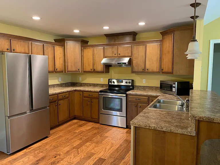 208 S Howard St — Photo 12
